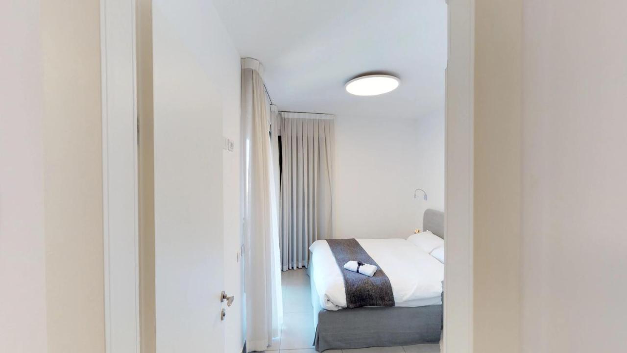 Apartament 1BD w/Balcony Near Rothchild by Sea N' Rent Tel Awiw Zewnętrze zdjęcie