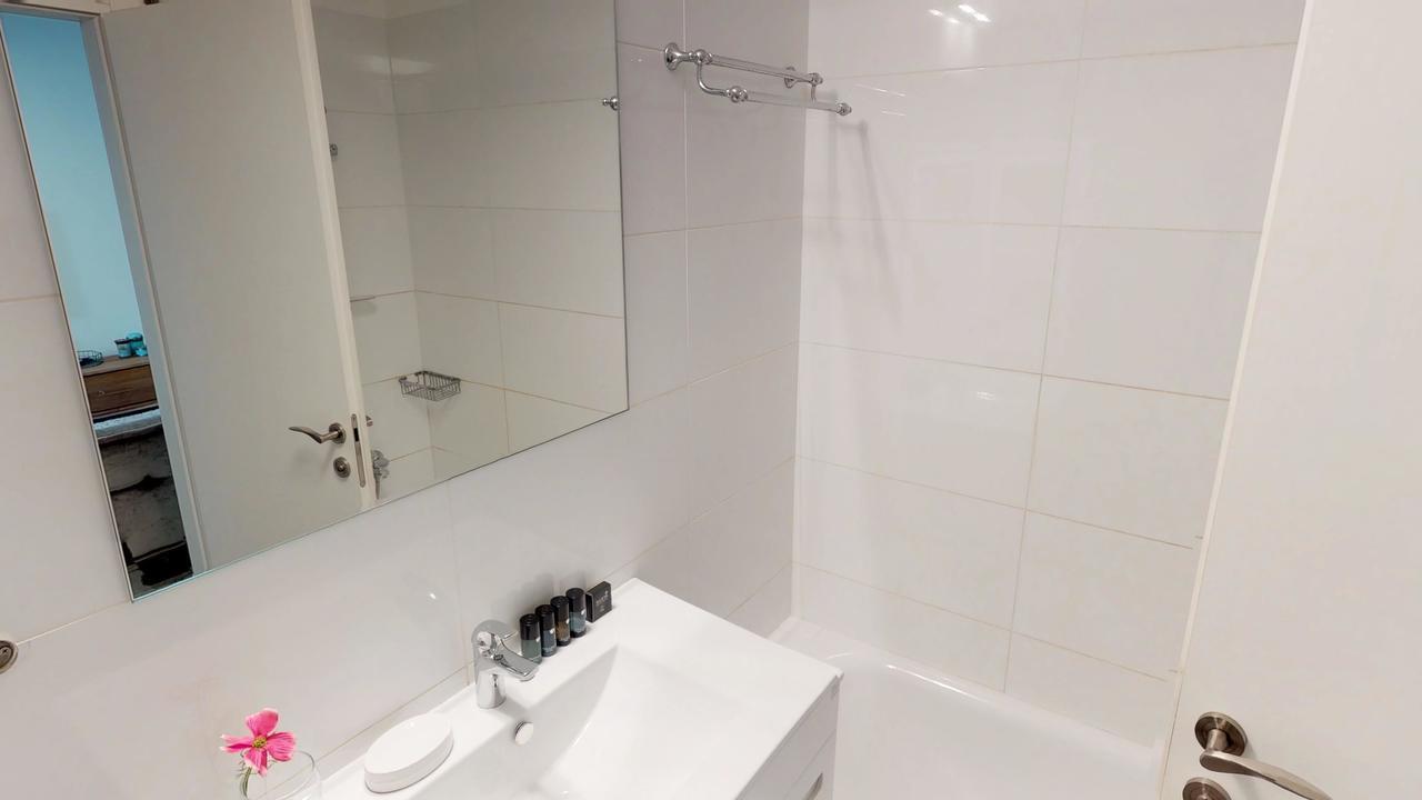 Apartament 1BD w/Balcony Near Rothchild by Sea N' Rent Tel Awiw Zewnętrze zdjęcie